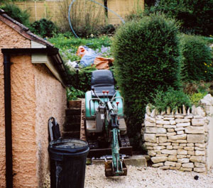 Small mini digger access